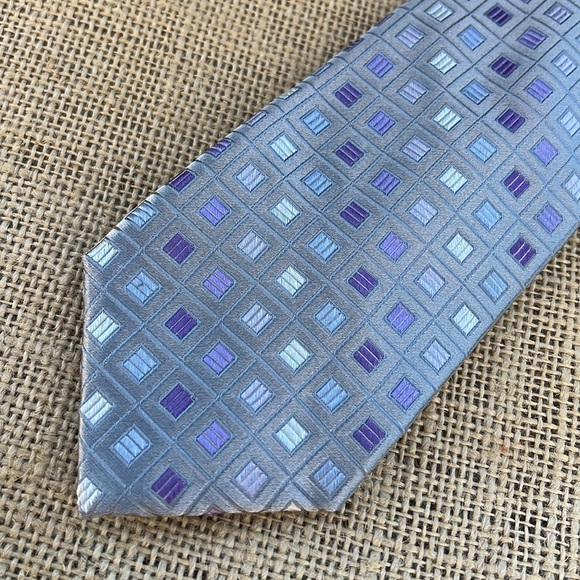Michael Kors Other - 🎯NWT Michael Kors 100% Silk tie Geo Design gray lavender